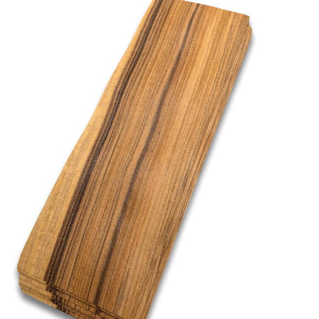 Natuurlijke Santos Palissander fineervellen zonder backing, 11 stuks van 28x9 cm voor marqueterie en creatieve houtprojecten.