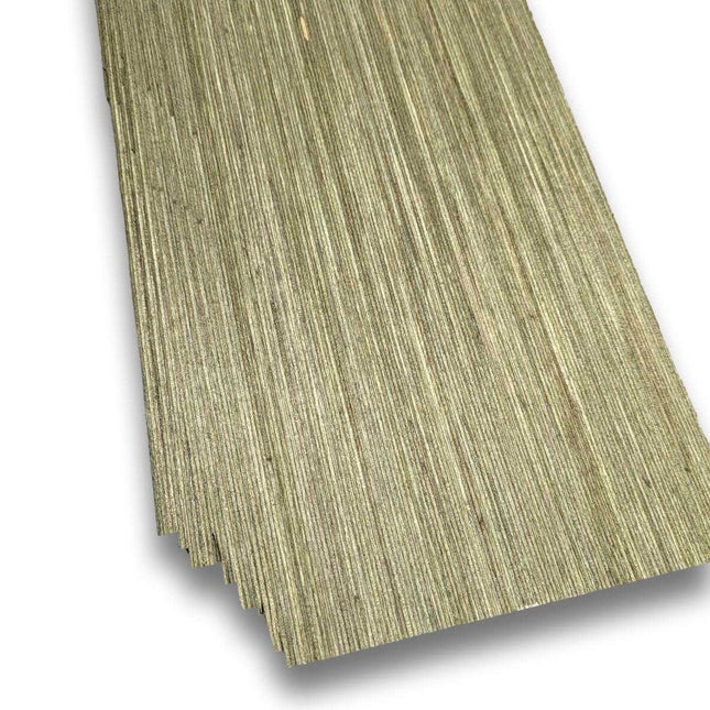 Groen designfineer vel van 34x15 cm in bundel van 12 vellen, geverfd berkenhout zonder backing voor meubelbekleding en restauratie.