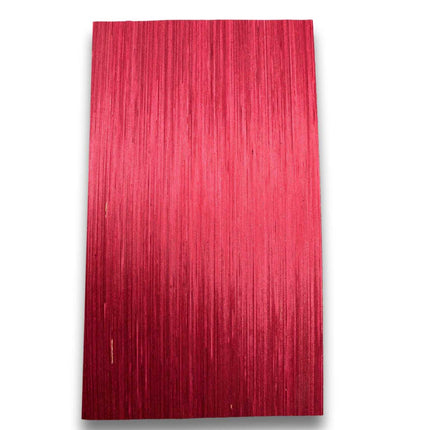 Rood geverfd designfineer vel 41 x 24 cm met fijne houtstructuur, ideaal voor creatieve toepassingen en renovatie van panelen.