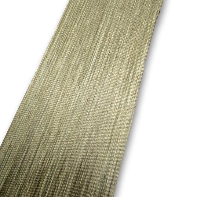 Detail van groen geverfd designfineer zonder backing, 70x16 cm, geschikt voor marqueterie en creatieve houtprojecten.